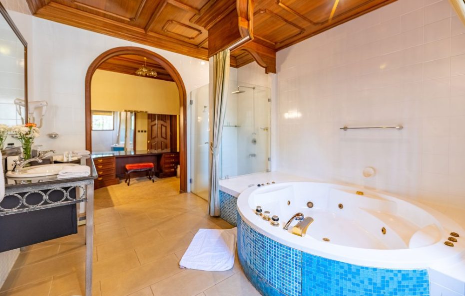 Muthu Sovereign Suites & Spa – Bed & Breakfast
